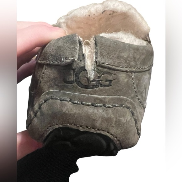 Ugg Ascot men’s leather shearling lined slipper - Picture 9 of 10